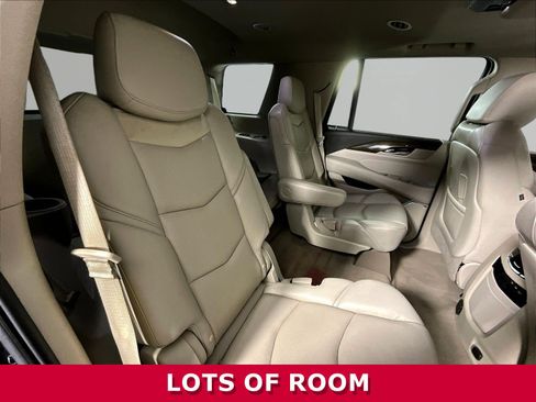 Used 2020 Cadillac Escalade Premium Luxury AWD/4WD image 22