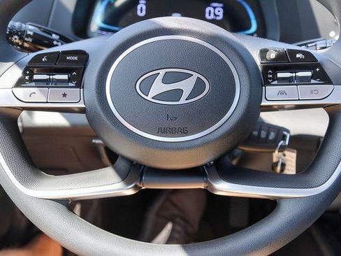 New 2026 Hyundai Elantra SE image 18