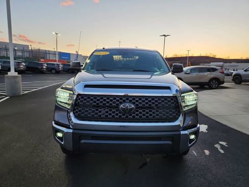 Used 2018 Toyota Tundra SR5 w/ TRD Off Road Package image 7