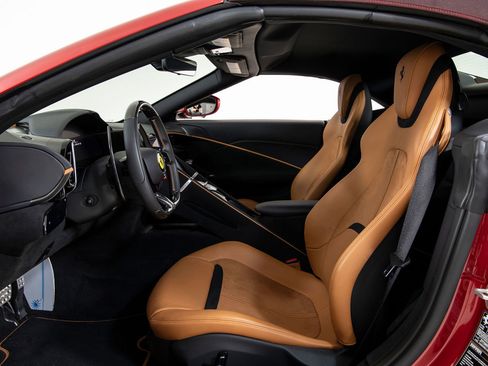 Certified 2025 Ferrari Roma Spider RWD image 5