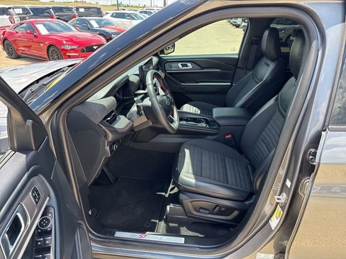 Used 2025 Ford Explorer ST-Line w/ Premium Package RWD image 19