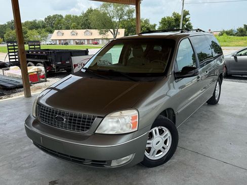 Used 2005 Ford Freestar SEL FWD image 3