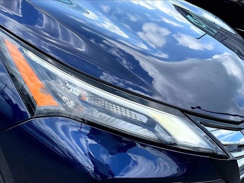 Used 2025 Nissan Rogue SV FWD image 32
