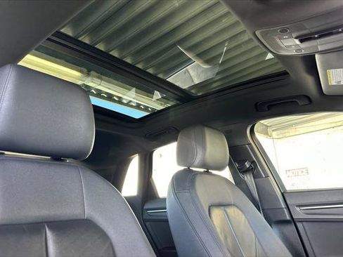 Used 2020 Audi Q3 2.0T Premium w/ Convenience Package image 16