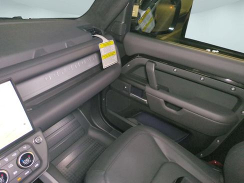New 2026 Land Rover Defender 90 V8 AWD/4WD image 28