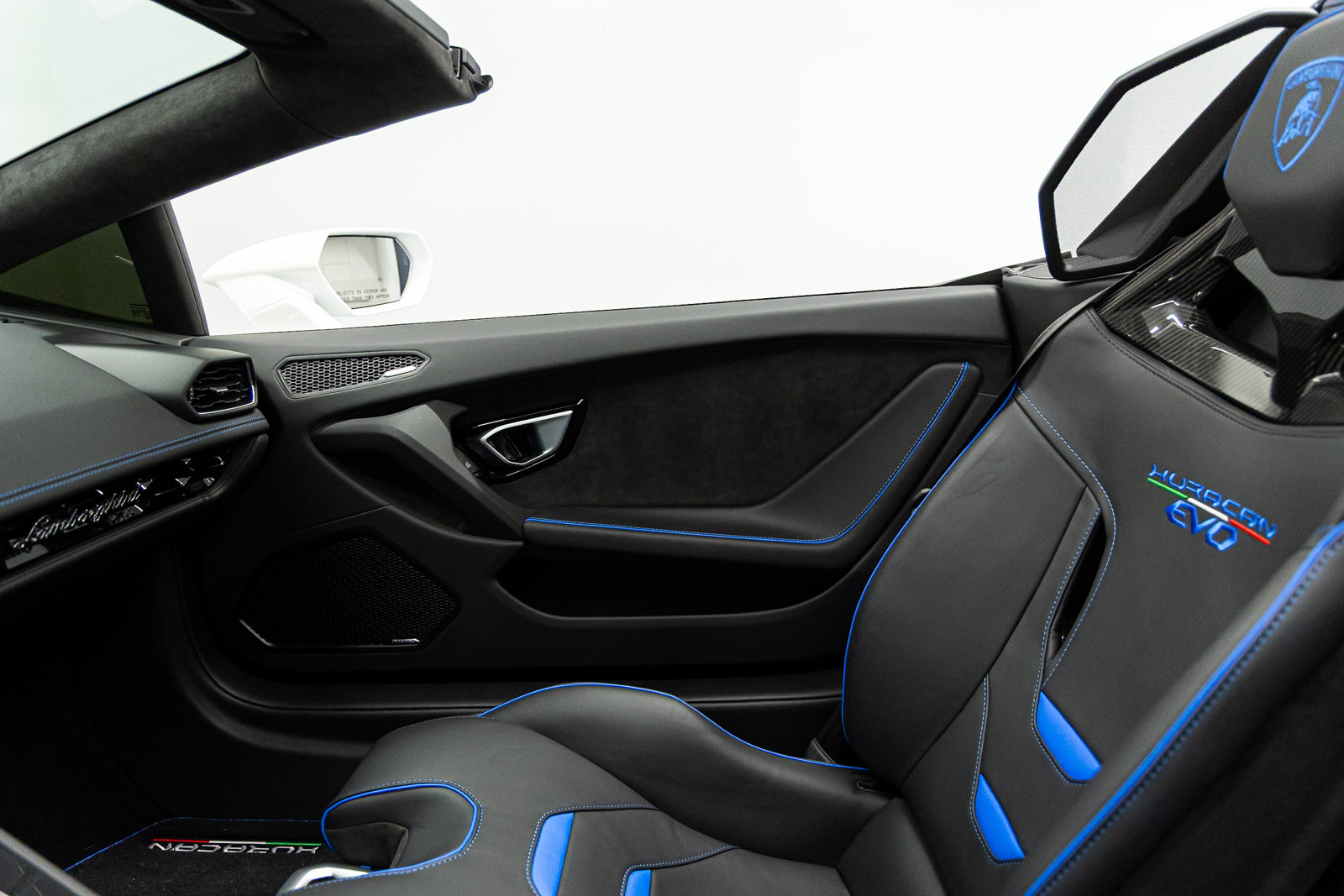 Used 2024 Lamborghini Huracan EVO AWD/4WD image 46