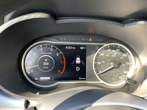 Used 2025 Nissan Versa SV w/ Trunk Package image 29