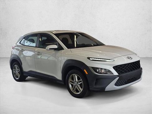 Used 2022 Hyundai Kona SE FWD image 3