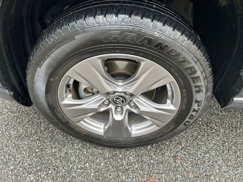 Used 2025 Toyota RAV4 XLE image 11