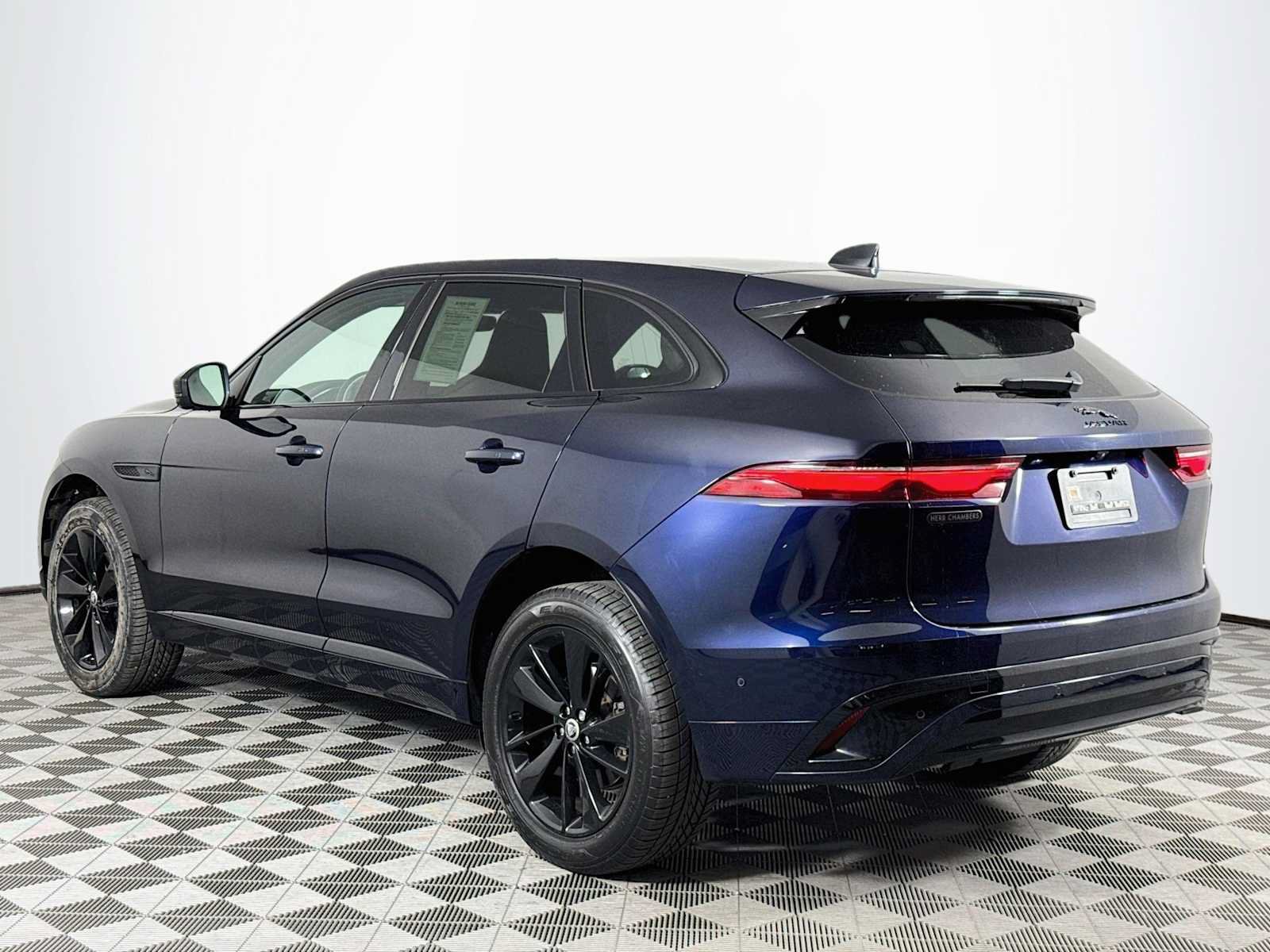 Used 2024 Jaguar F-PACE R-Dynamic S AWD/4WD image 7