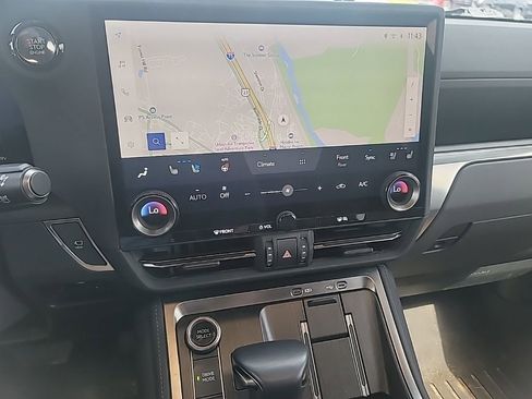 Used 2024 Lexus GX 550 w/ Accessory Package (Z1) image 19