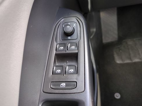 Used 2024 Volkswagen Taos SE FWD image 24
