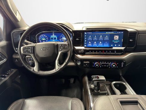 Used 2022 Chevrolet Silverado 1500 LT Trail Boss w/ LT Trail Boss Premium Package AWD/4WD image 16