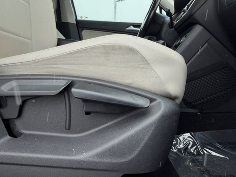Used 2018 Volkswagen Tiguan SE w/ Panoramic Sunroof Package AWD/4WD image 26