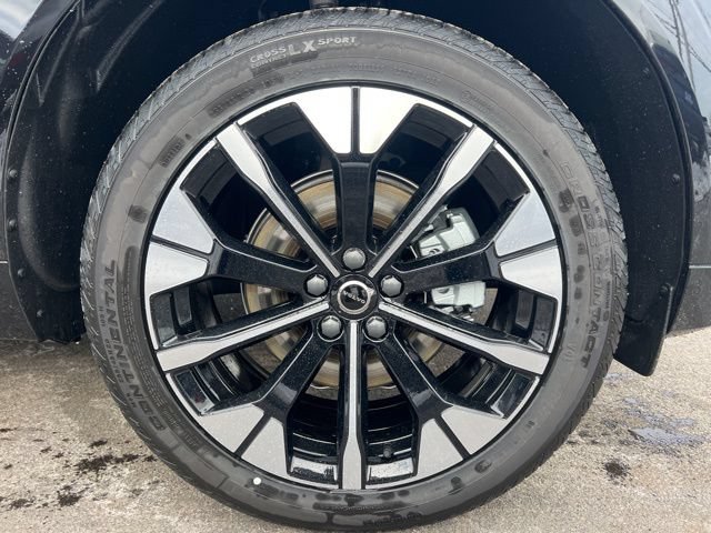 New 2026 Volvo XC60 B5 Plus w/ Protection Package Premier AWD/4WD image 9