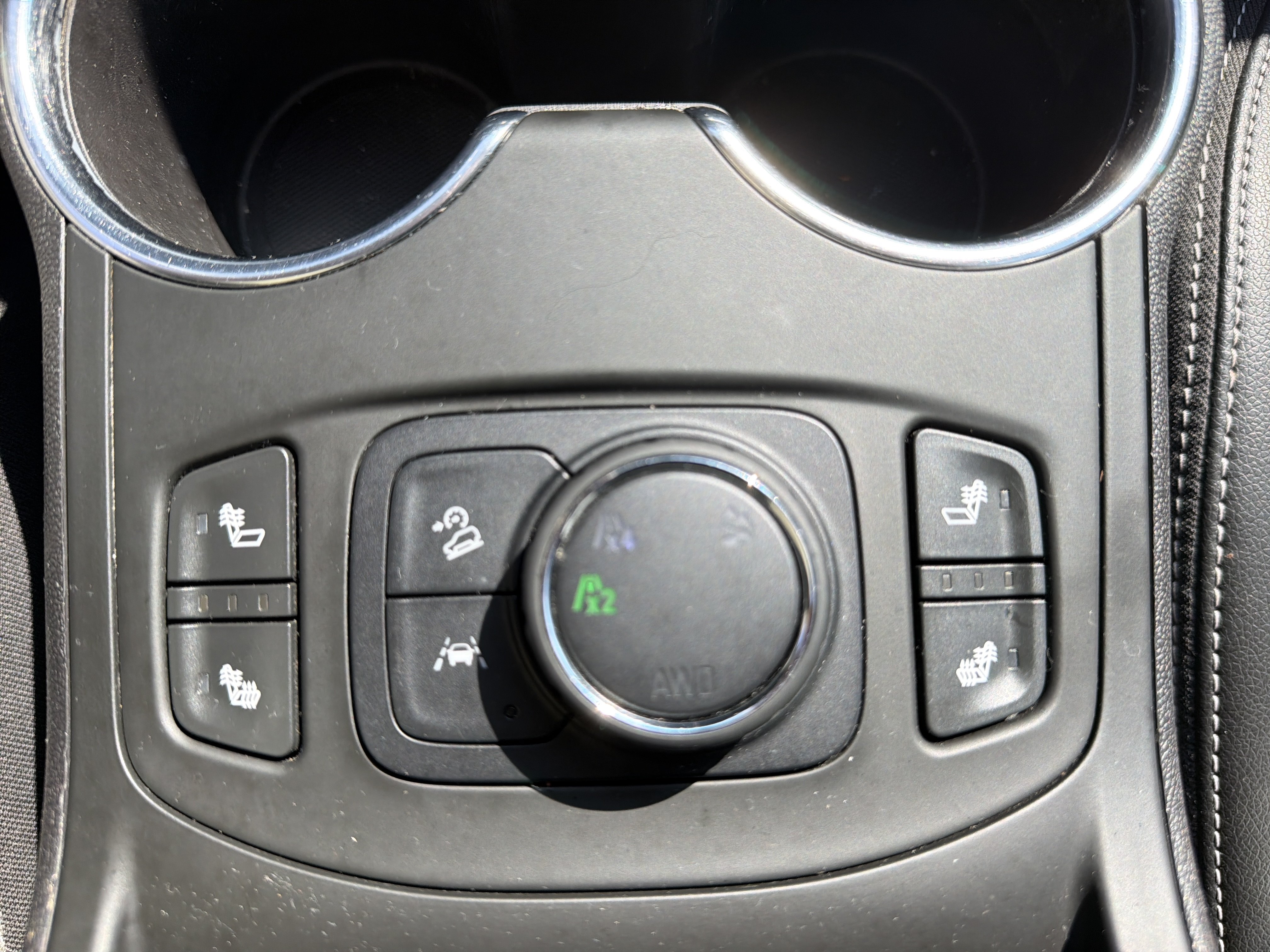 Used 2022 GMC Terrain SLT w/ Infotainment Package II AWD/4WD image 28
