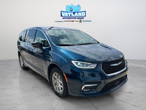 Used 2025 Chrysler Pacifica Select FWD image 22