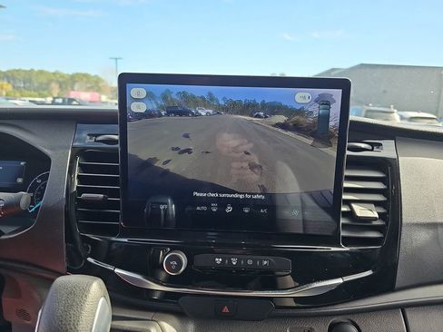 Used 2023 Ford Transit 350 XLT image 27