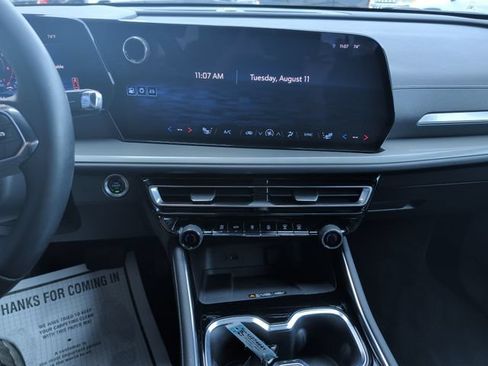 Used 2024 Chevrolet Traverse LT w/ LPO, Floor Liner Package AWD/4WD image 18