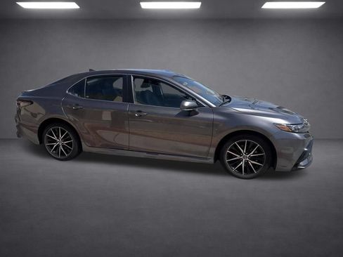 Used 2024 Toyota Camry SE FWD image 16