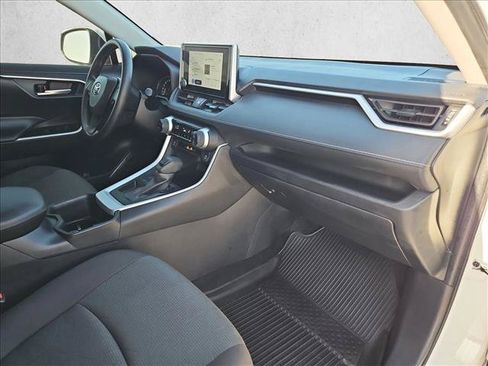 Used 2025 Toyota RAV4 XLE w/ Convenience Package FWD image 21