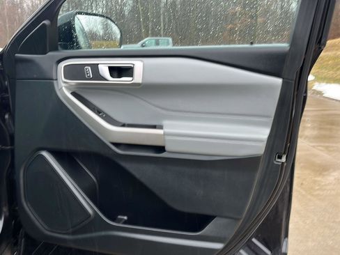 Used 2023 Ford Explorer XLT w/ Equipment Group 202A image 24