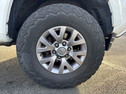 Used 2016 Toyota Tacoma SR5 image 20