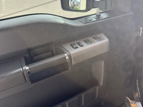 Used 2012 Ford F350 Lariat w/ Chrome Pkg image 15