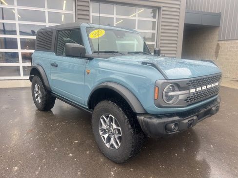 Used 2023 Ford Bronco Badlands image 3