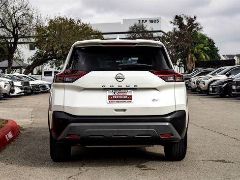 Used 2023 Nissan Rogue SV image 6