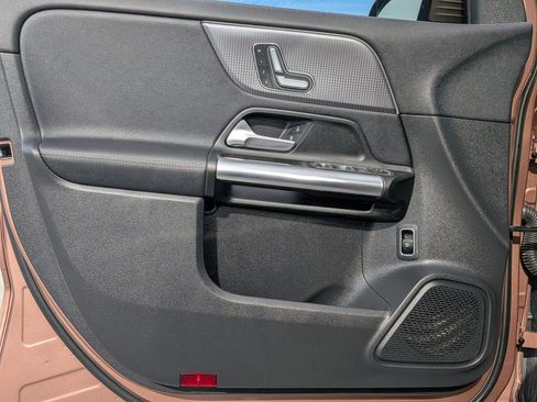 Used 2023 Mercedes-Benz GLA 250 w/ Premium Package image 10