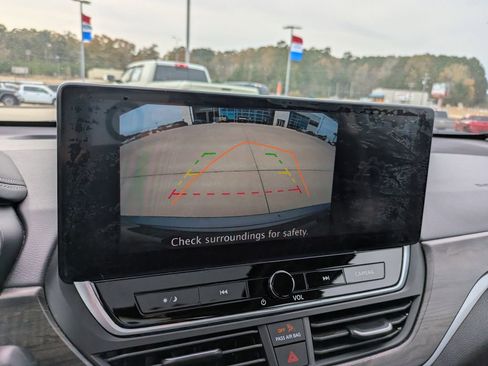 Used 2024 Nissan Altima 2.5 SV w/ SV Premium Package image 22