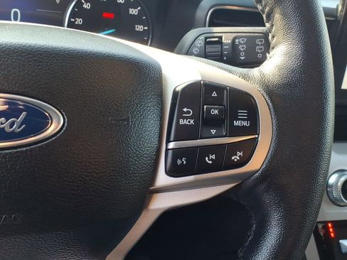 Used 2023 Ford Explorer XLT w/ Equipment Group 202A AWD/4WD image 17