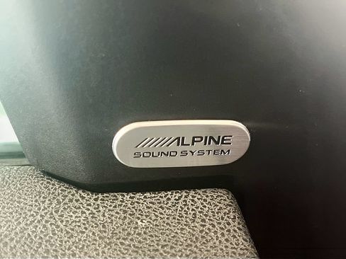 Used 2019 Dodge Charger R/T w/ Blacktop Package RWD image 17