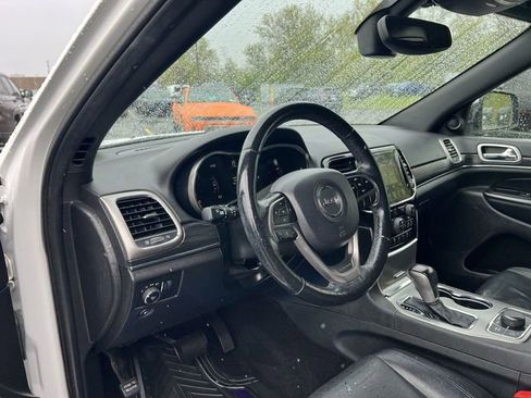 Used 2019 Jeep Grand Cherokee Limited AWD/4WD image 18