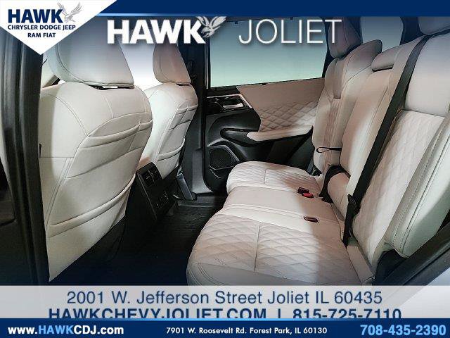 Used 2023 Mitsubishi Outlander SEL AWD/4WD image 12