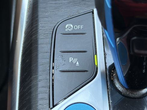 Used 2023 BMW i4 eDrive40 w/ Premium Package RWD image 9