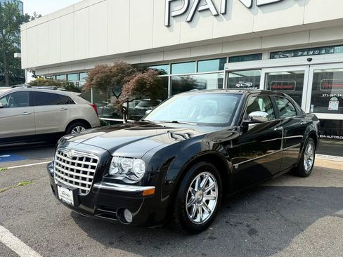Used 2005 Chrysler 300 C w/ Cold Weather Group RWD image 3
