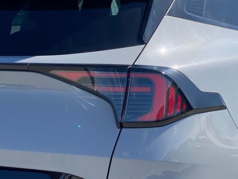 New 2026 Kia Sportage SX FWD image 4