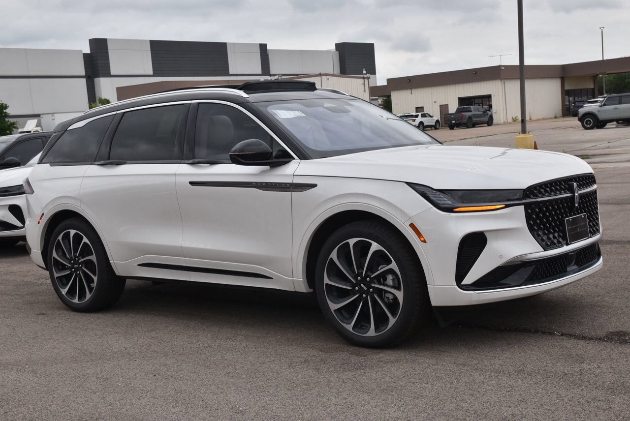 New 2026 Lincoln Nautilus Black Label AWD/4WD image 4