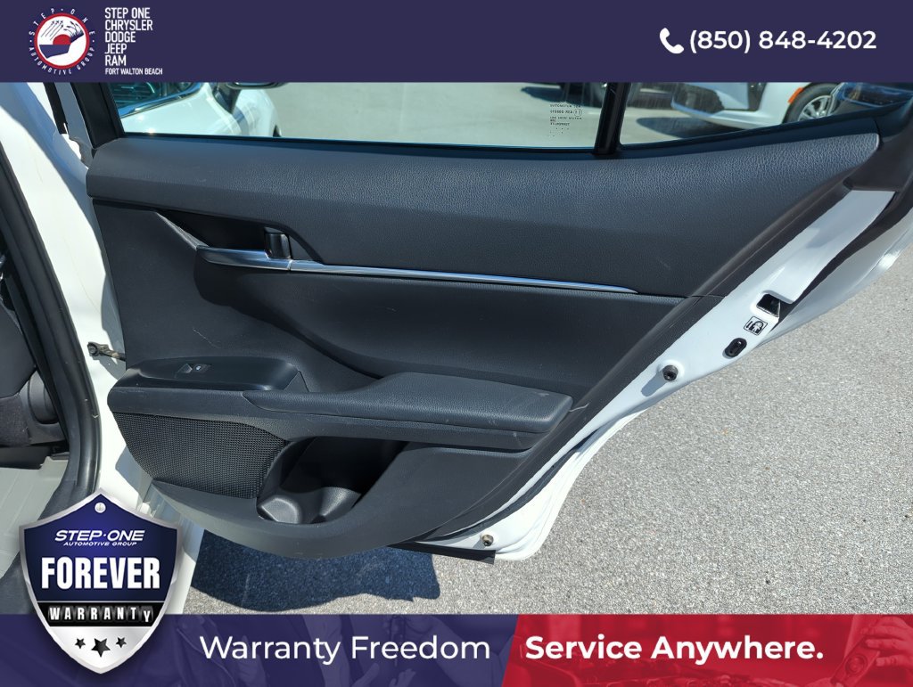 Used 2018 Toyota Camry SE FWD image 29