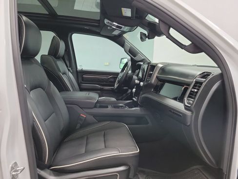 Used 2025 RAM 1500 Limited AWD/4WD image 17