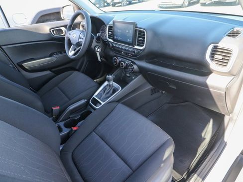 Used 2021 Hyundai Venue SE image 21