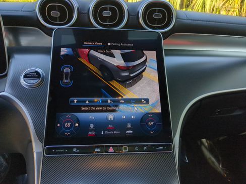 Used 2024 Mercedes-Benz GLC 300 4MATIC image 27