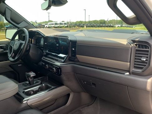 Used 2024 Chevrolet Silverado 1500 ZR2 w/ Technology Package AWD/4WD image 29