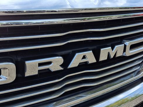 Used 2024 RAM 1500 Laramie AWD/4WD image 13