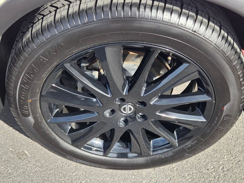 Used 2022 Nissan Murano SV w/ SV Midnight Edition Package FWD image 5
