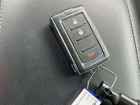 Used 2023 Jeep Grand Cherokee L Laredo image 21