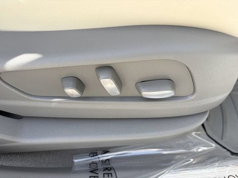 Certified 2024 Cadillac XT5 Premium Luxury FWD image 12
