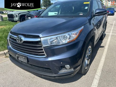 Used 2016 Toyota Highlander Limited w/ Driver Technology Package AWD/4WD image 1